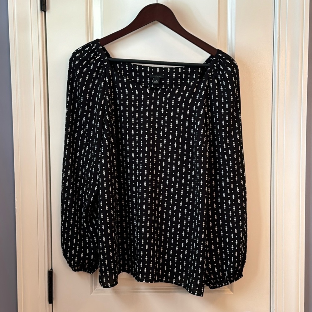 Black patterned long sleeve dress shirt
